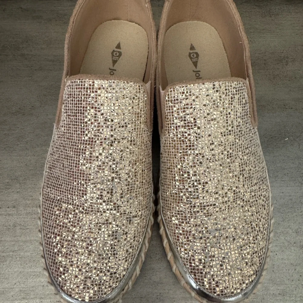 Platform sneakers size 8